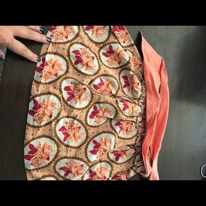 Persnickety skirt with handmade tie size 8